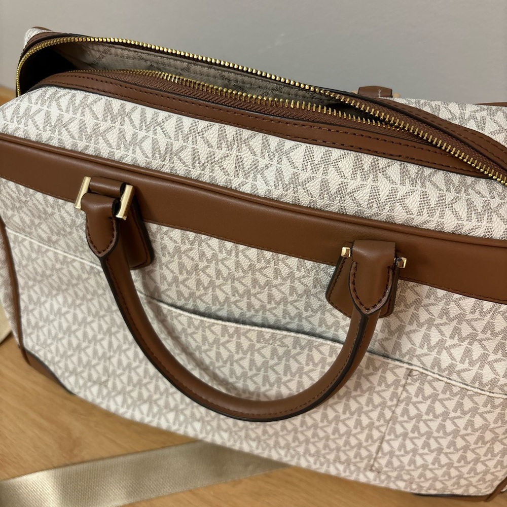 Michael Kors Carry on - Picture 4 of 4